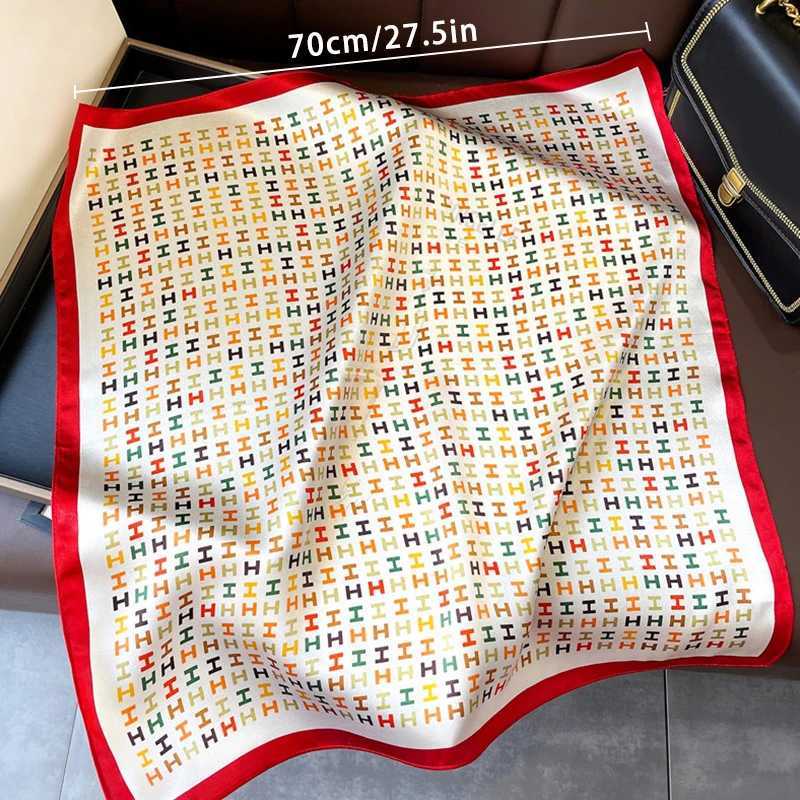 Bandanas Durag 1 piece of 70cm colored letter H womens silk scarf simulating silk simple and Tren headwear clothing and matching square scarf J241010