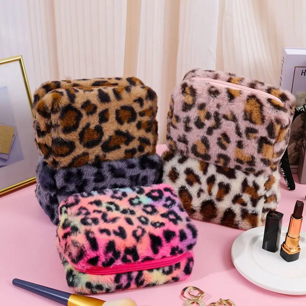 Leopard Print Makeup Bag High Quality Large Capacity Zipper Toilet Bag Portable Plush Travel Organizer 241008