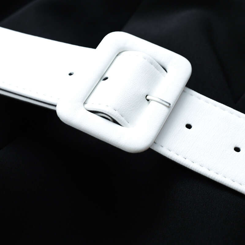 two-piece fashion set age reducing white V-neck top black hip hugging skirt 2024 summer new item