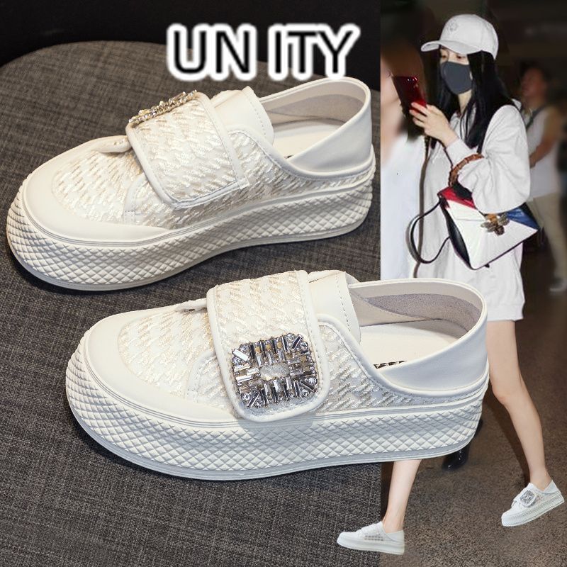 Thick soled sponge cake white 2024 winter new designer shoes multifunctional rhinestone mesh breathable sports and leisure women's board shoes