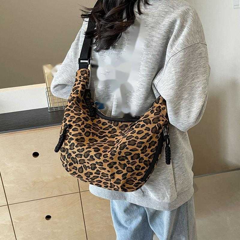 CMM Leopard Print Canvas Commuting Bag for Women New Fashion Underarm Bag Large Capacity Single Shoulder Mommy Crossbody Tote Bag