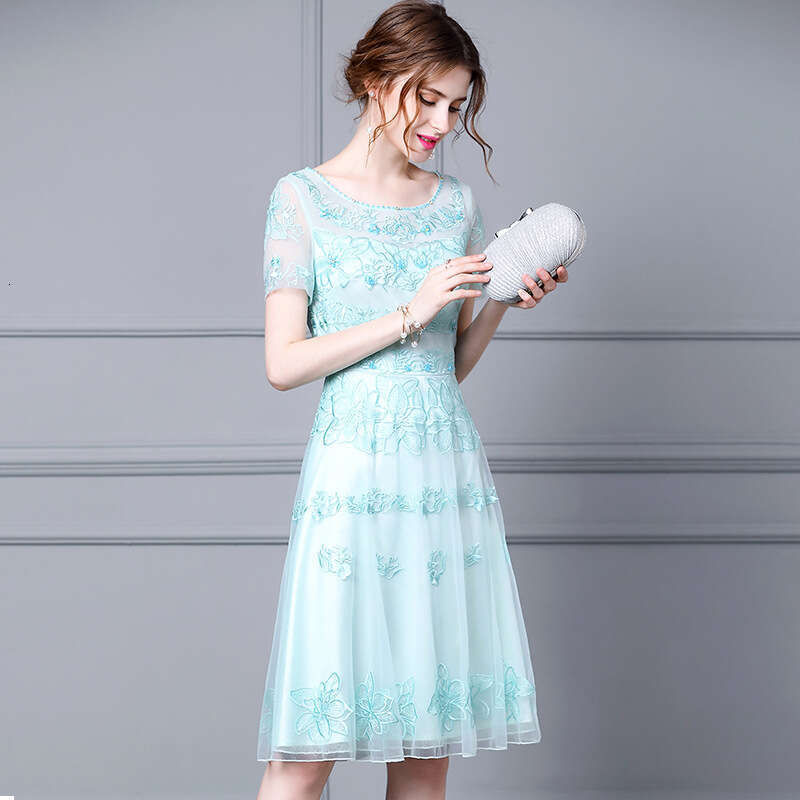 Smart and elegant goddess style mesh dress 2024 summer new embroidered nail bead party dress