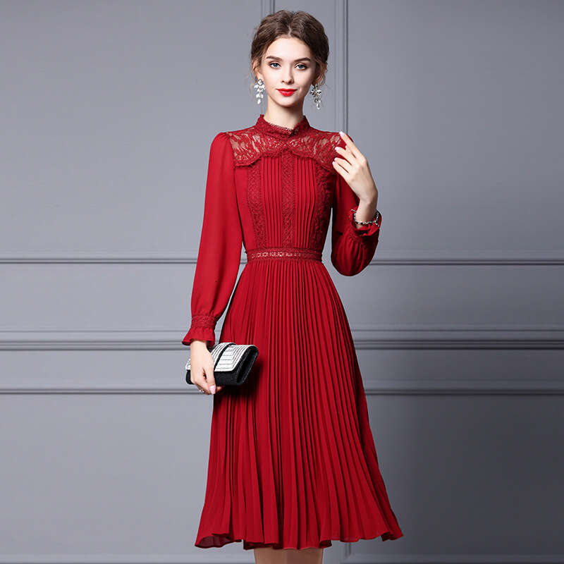 long sleeved dress with waist cinching for slimming 2024 autumn new style French romantic lace mid length pleated skirt
