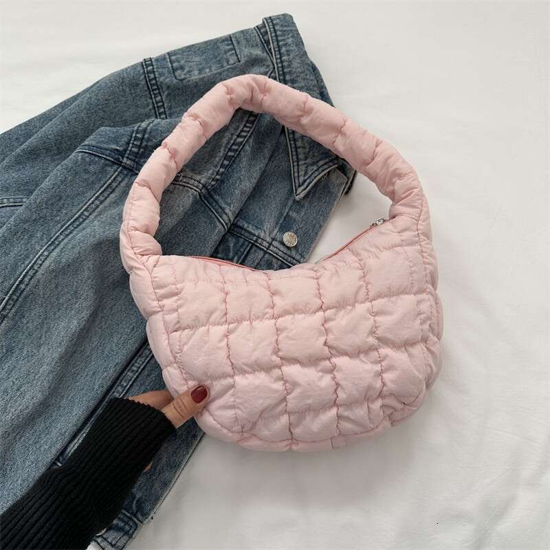 Korean version fashionable versatile large capacity cotton clothing for women 2023 winter new popular diamond grid underarm shoulder bag