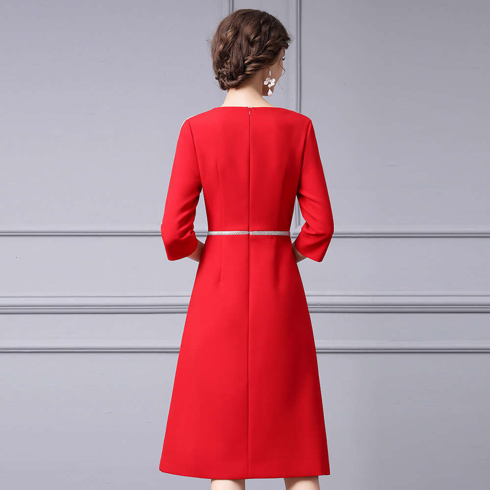Red Heavy Industry Nail Bead Light Mature Royal Sister Style High Waist Slim and Medium Length Dress 2024 Autumn New Collection