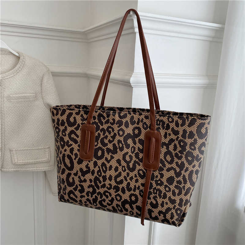 CMM Autumn Winter New Large Capacity Bag Womens Bag Trendy Fashion Leopard Pattern Handheld Shoulder Bag Underarm Tote Bag
