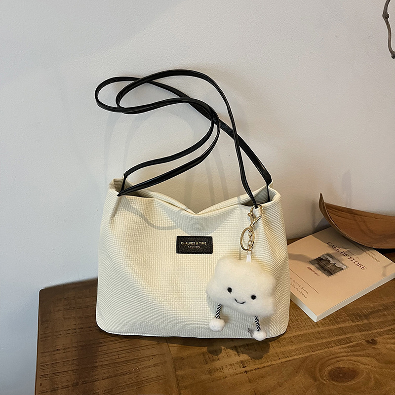 Women's Large Capacity Leisure Sense New Simple Fashion Shoulder Commuter Bag Texture