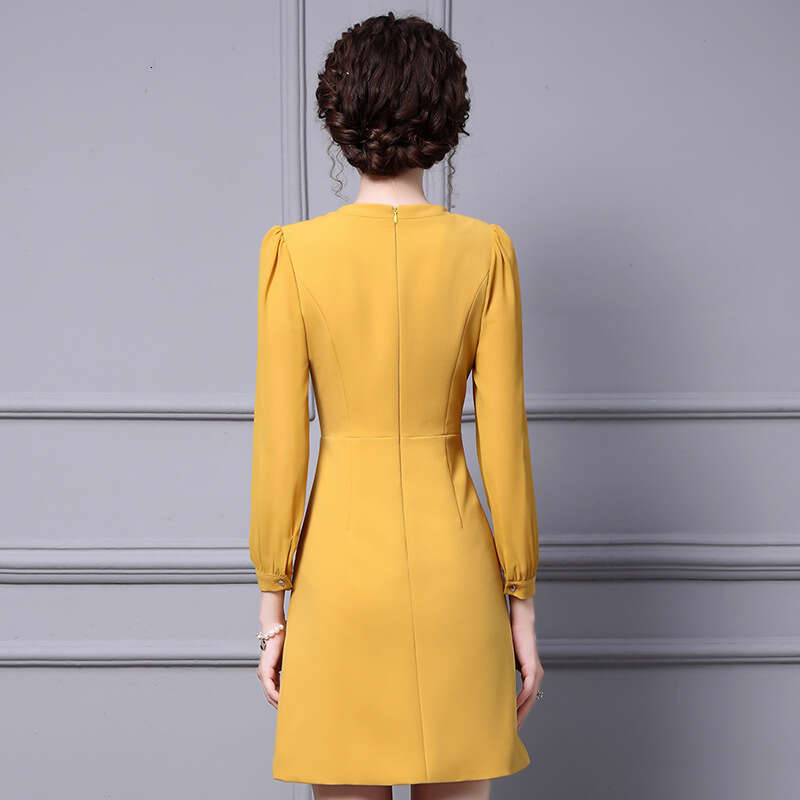 Autumn Dress 2024 New High end Formal Occasion Yellow V-neck Nail Bead Waist slimming A-line skirt