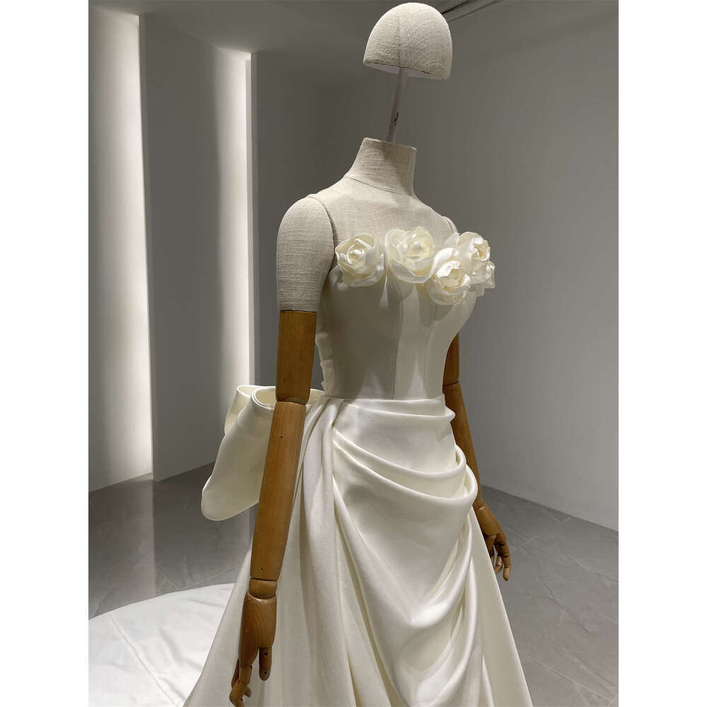 Strapless Pleating Satin Wedding 3D wer Butterfly Embellished Gown Cathedral Train Bridal Dress