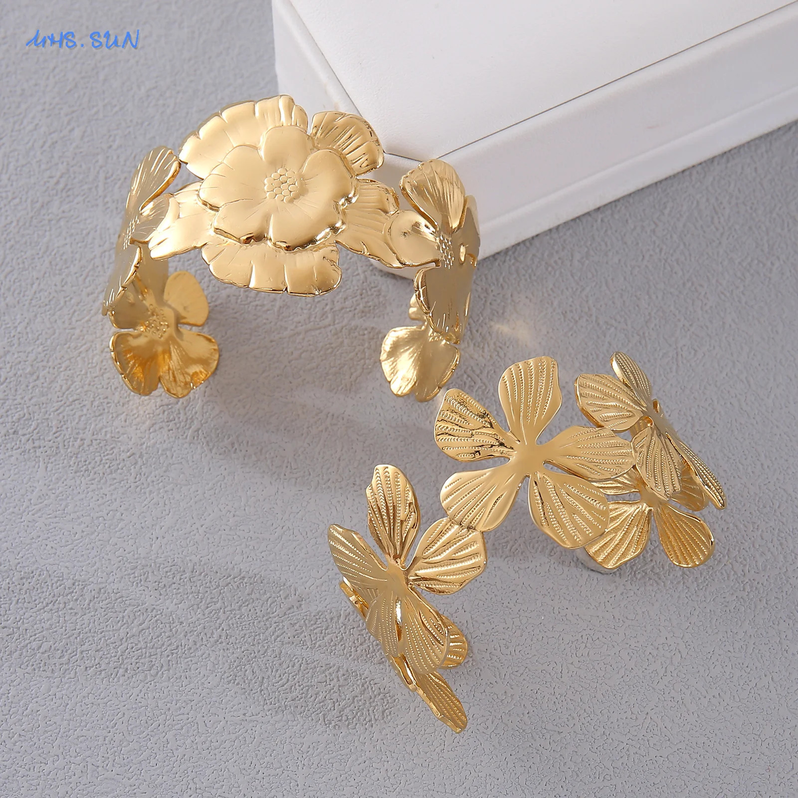 MHS. SUN elegant metal large flower wide opening bracelet suitable for women stainless steel gold-plated exquisite jewelry accessories 241007