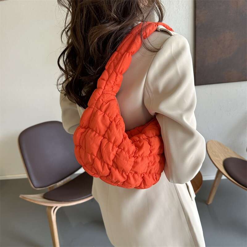 Korean version fashionable versatile large capacity cotton clothing for women 2023 winter new popular diamond grid underarm shoulder bag