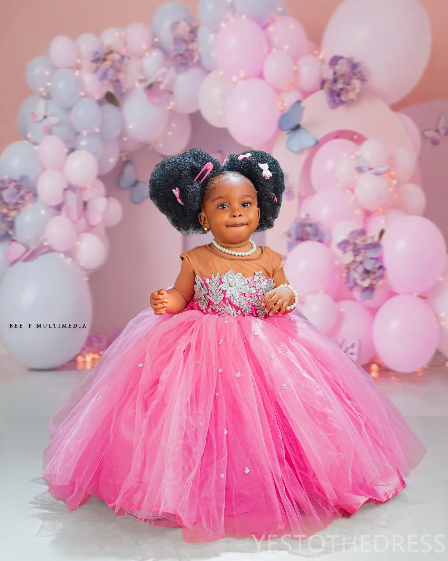 2024 Pink Little Girls Birthday Dress Flower Girl Dresses Communion Gowns Sheer Neck Beaded Lace Crystals Tiered Tulle Floor Length Princess Marriage 