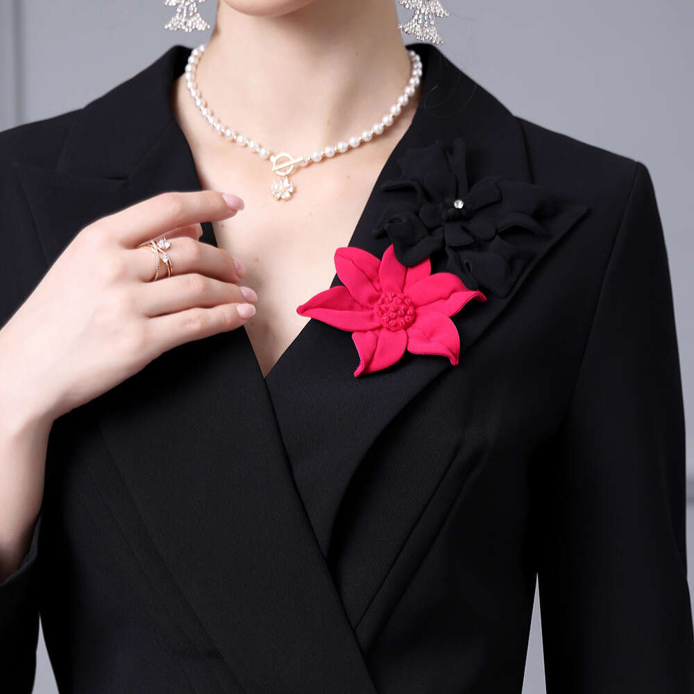 French suit dress with handmade flower pinching waist cinching slimming effect split hip dress 2024 autumn and winter new style