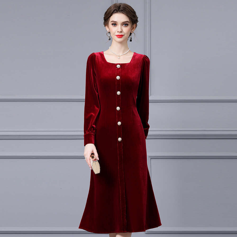 wine red high-end temperament dress 2024 autumn new item single breasted square neck slimming velvet fishtail skirt