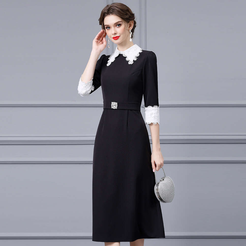 high-end light luxury heavy industry water-soluble flower collar splicing waist cinching slimming big swing dress 2024 autumn new item