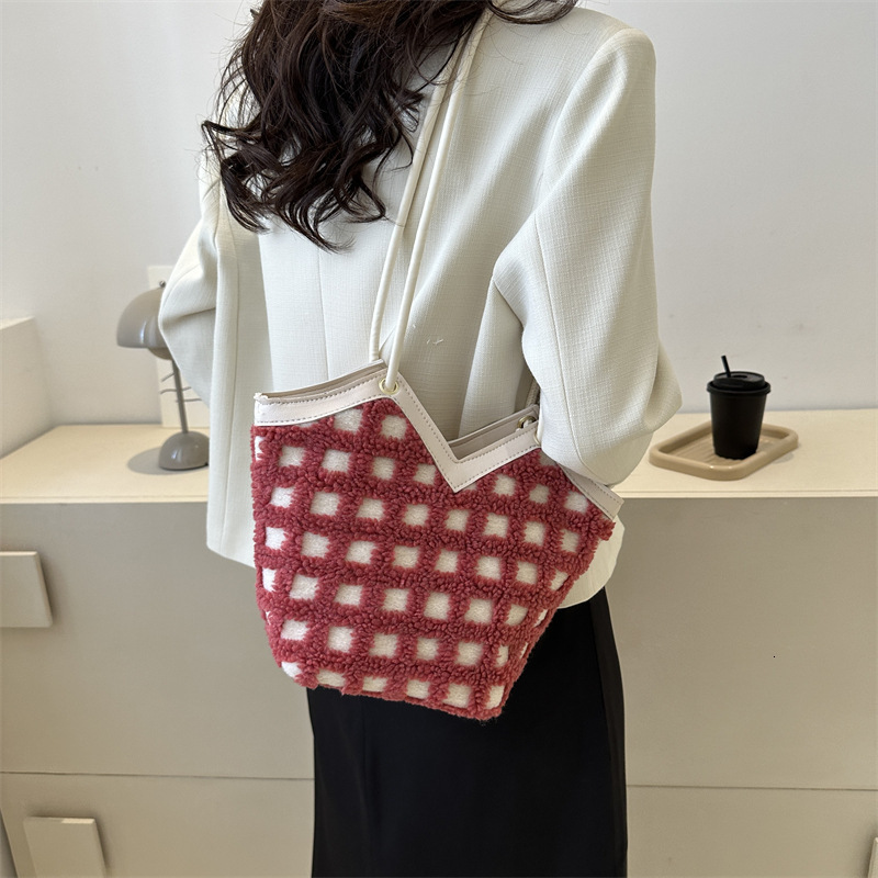 Simple commuting new fashionable fresh shoulder trendy and stylish large capacity tote bag