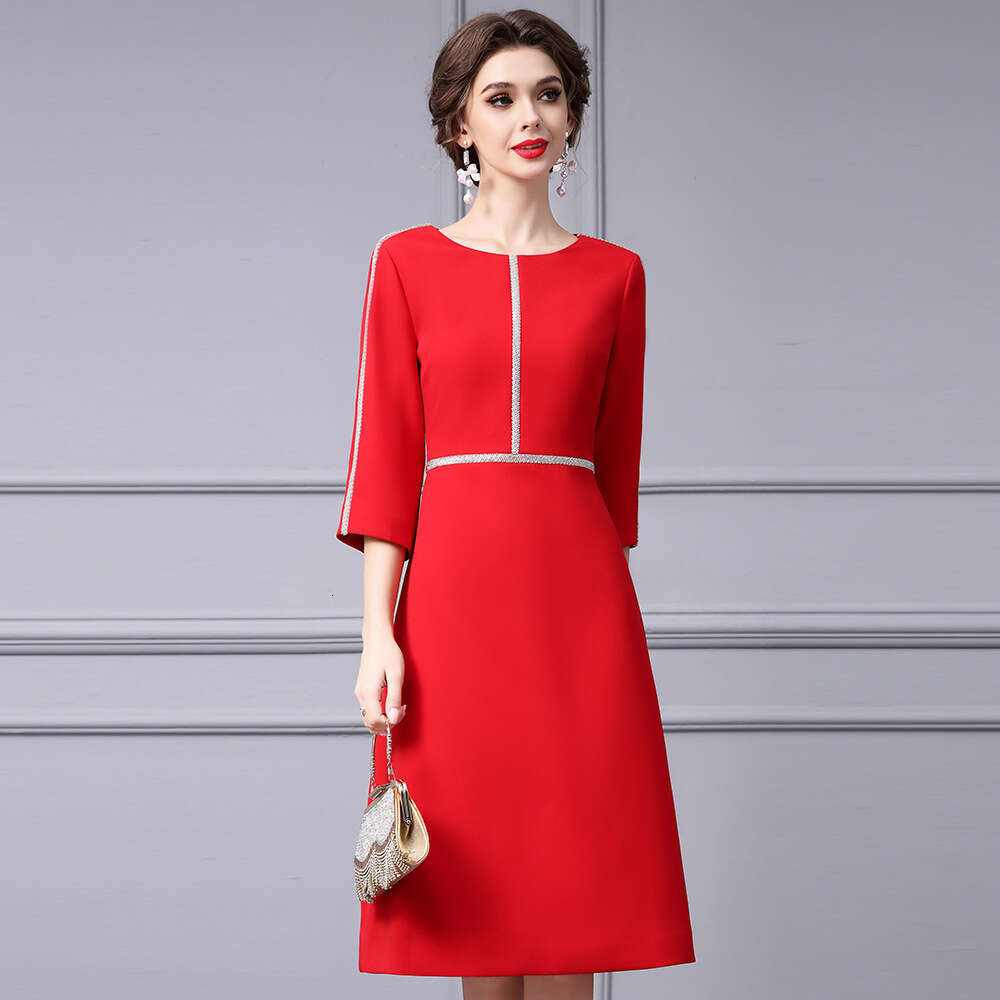 Red Heavy Industry Nail Bead Light Mature Royal Sister Style High Waist Slim and Medium Length Dress 2024 Autumn New Collection