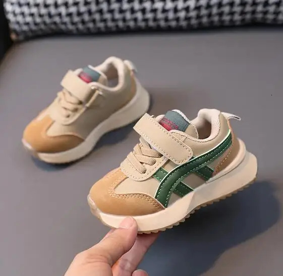 Childrens leisure sports shoes fashion breathable boys leather running shoes childrens sports shoes spring and autumn baby walking shoes 241008