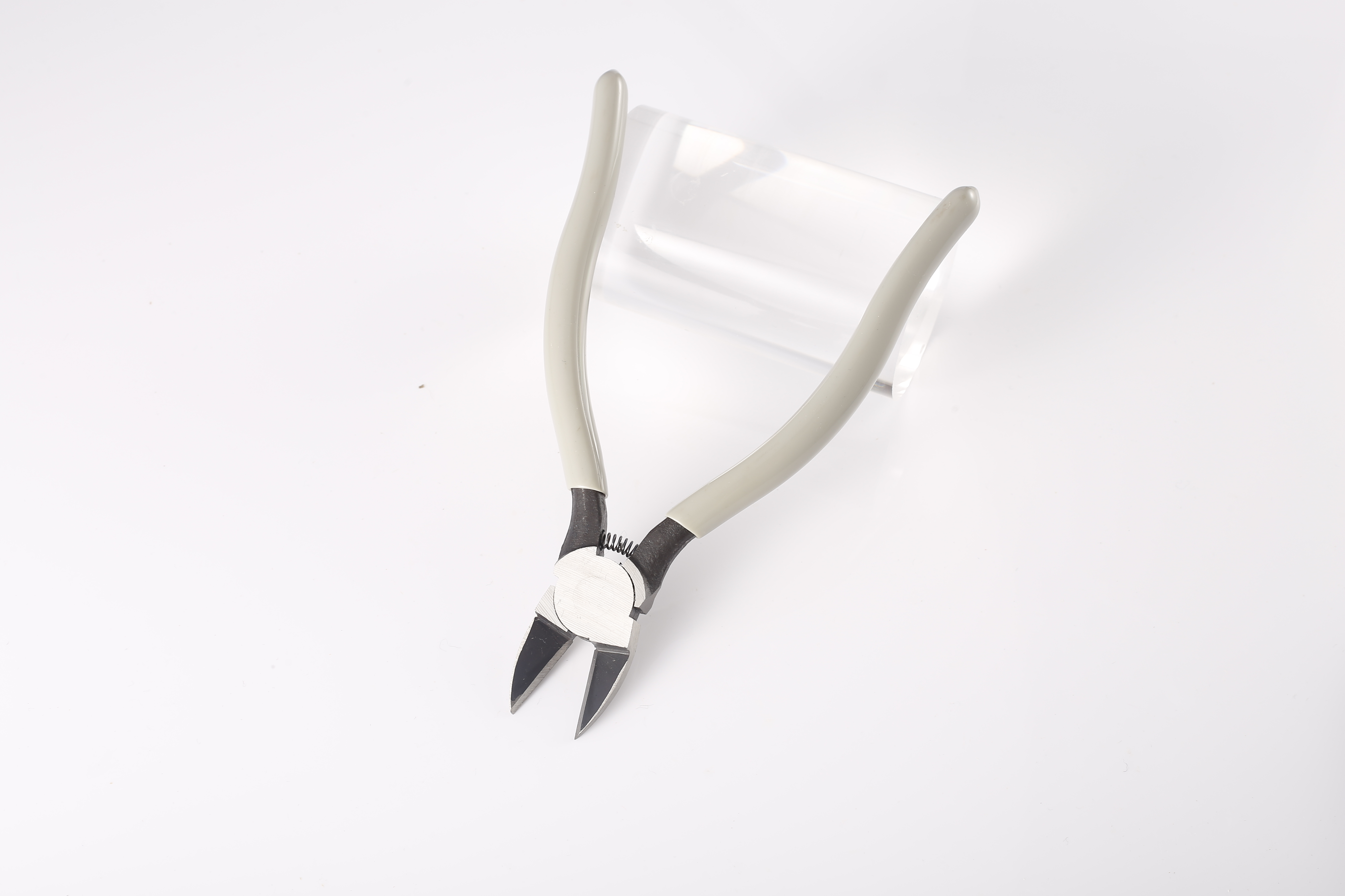 Japanese style drool pliers (electronic scissors)