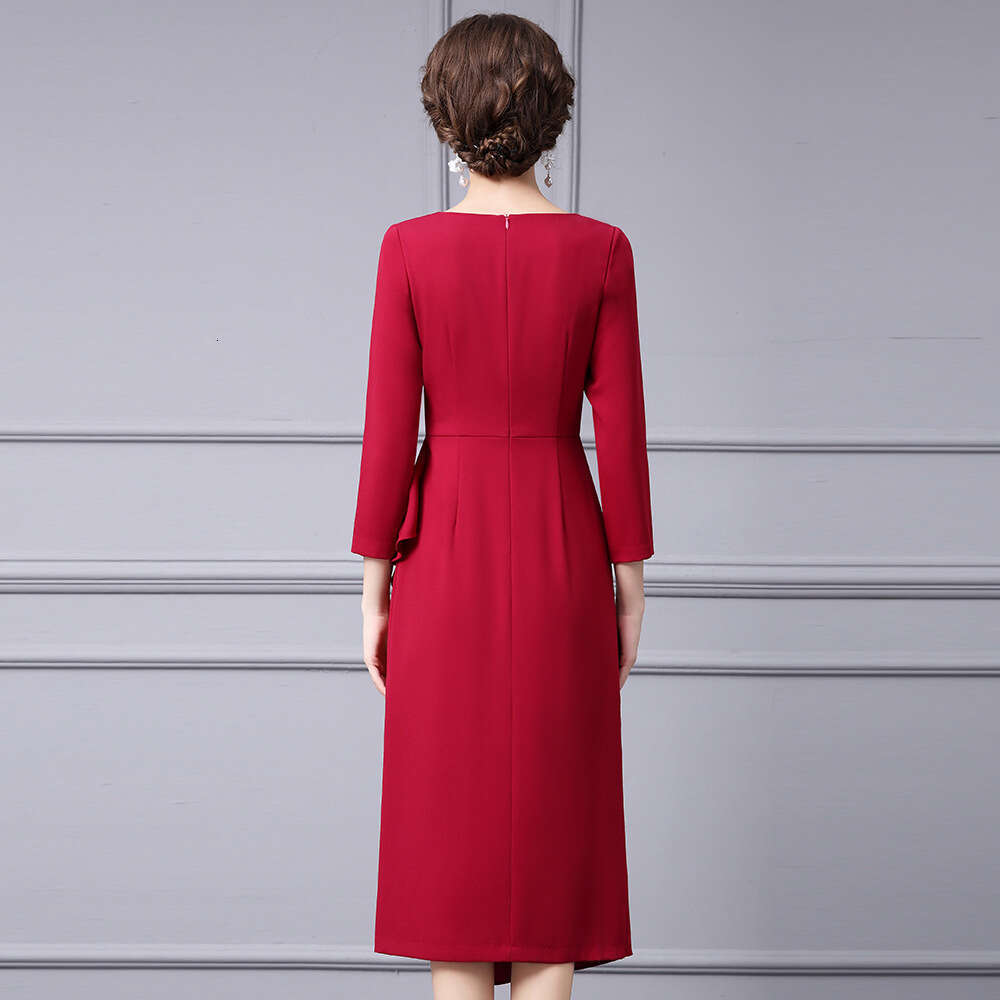 Smart design with sequin splicing light luxury temperament concealing flesh and slimming pleated slit dress 2024 autumn new item