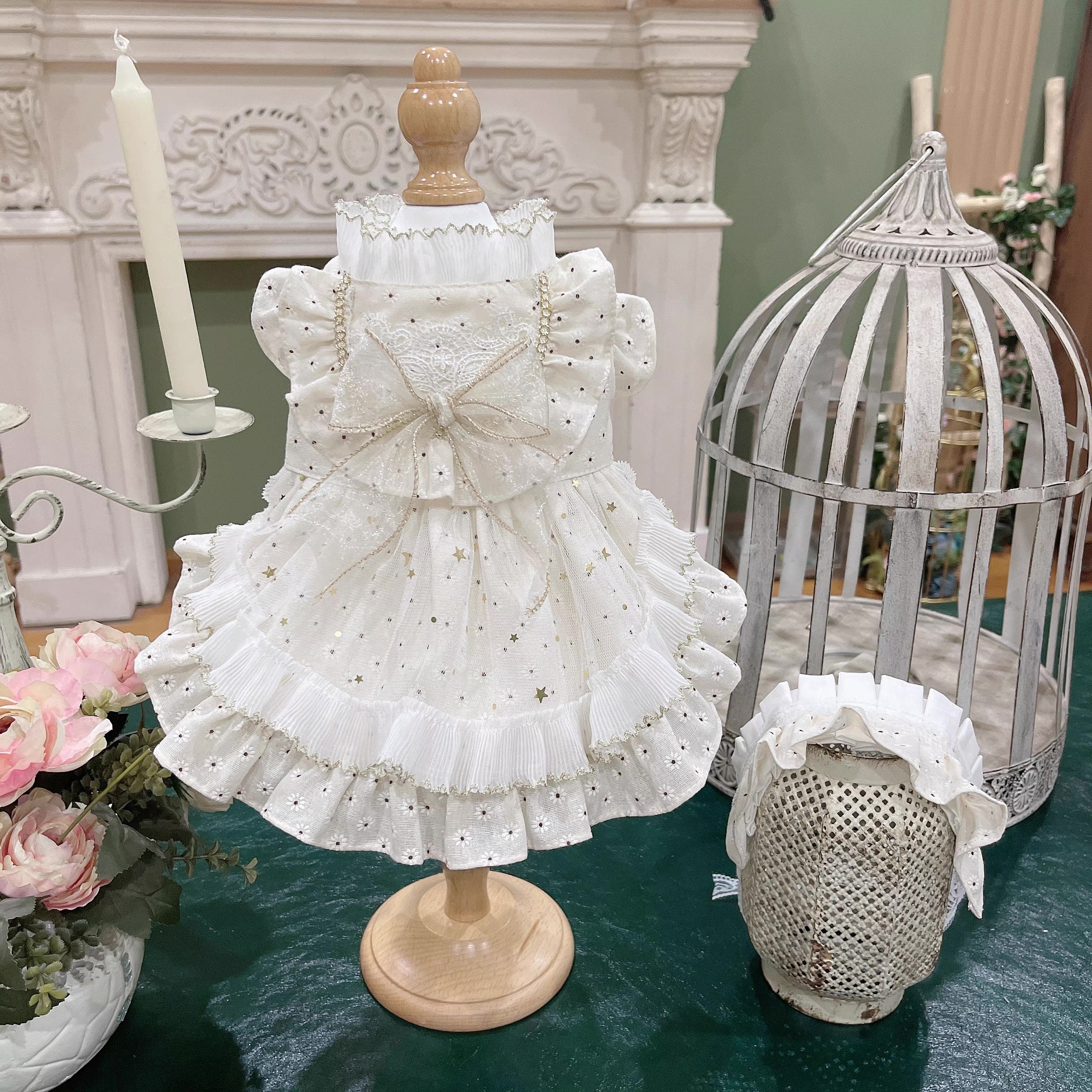 Original design pet cat Dog Rabbit dress Princess skirt Little Daisy Yorkshire Bee Teddy bear