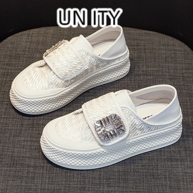 Thick soled sponge cake white 2024 winter new designer shoes multifunctional rhinestone mesh breathable sports and leisure women's board shoes