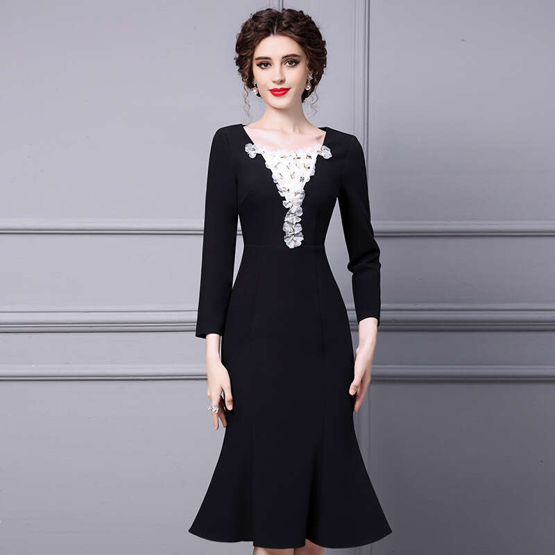 Black Dress for Women Autumn 2024 New Base Matching Coat Flower Nail Bead Medium Long Tail Skirt