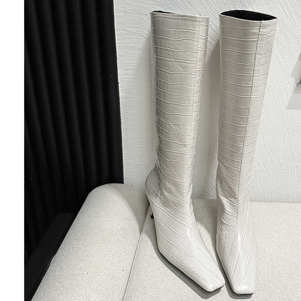 Four Seasons Wearable Martin Boots Crocodile Pattern Square Head High Heels Long Fashion Boots Solid Color Versatile High Heels Long Boots 240826