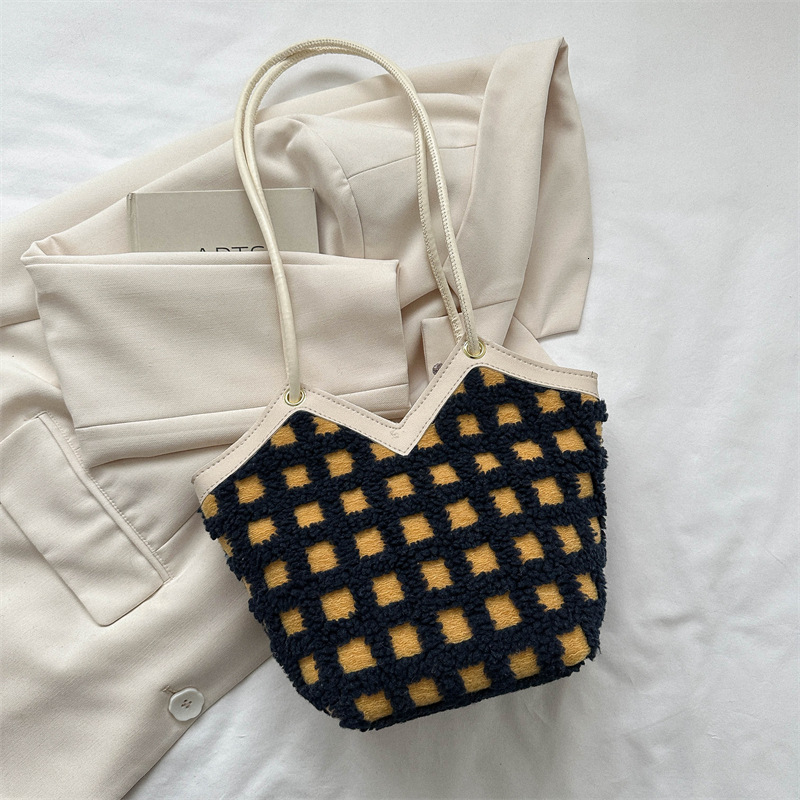 Simple commuting new fashionable fresh shoulder trendy and stylish large capacity tote bag