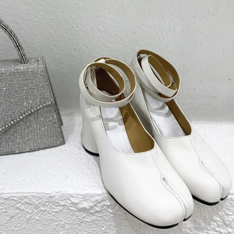 2024 Vintage Spring Fashion Slipt Toe Women Pumps Chunky Round Strap Buckle High Heels Red Leather Shoes Women 241010