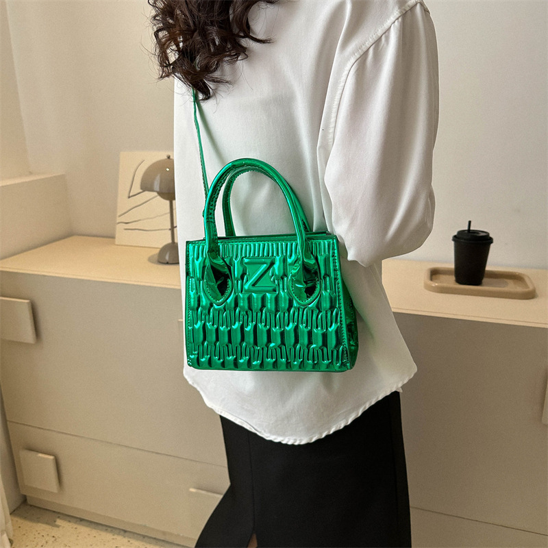 Casual Commuter Single for Women New Fashionable Personalized Handbag Trendy Simple Cross Shoulder Women's Bag