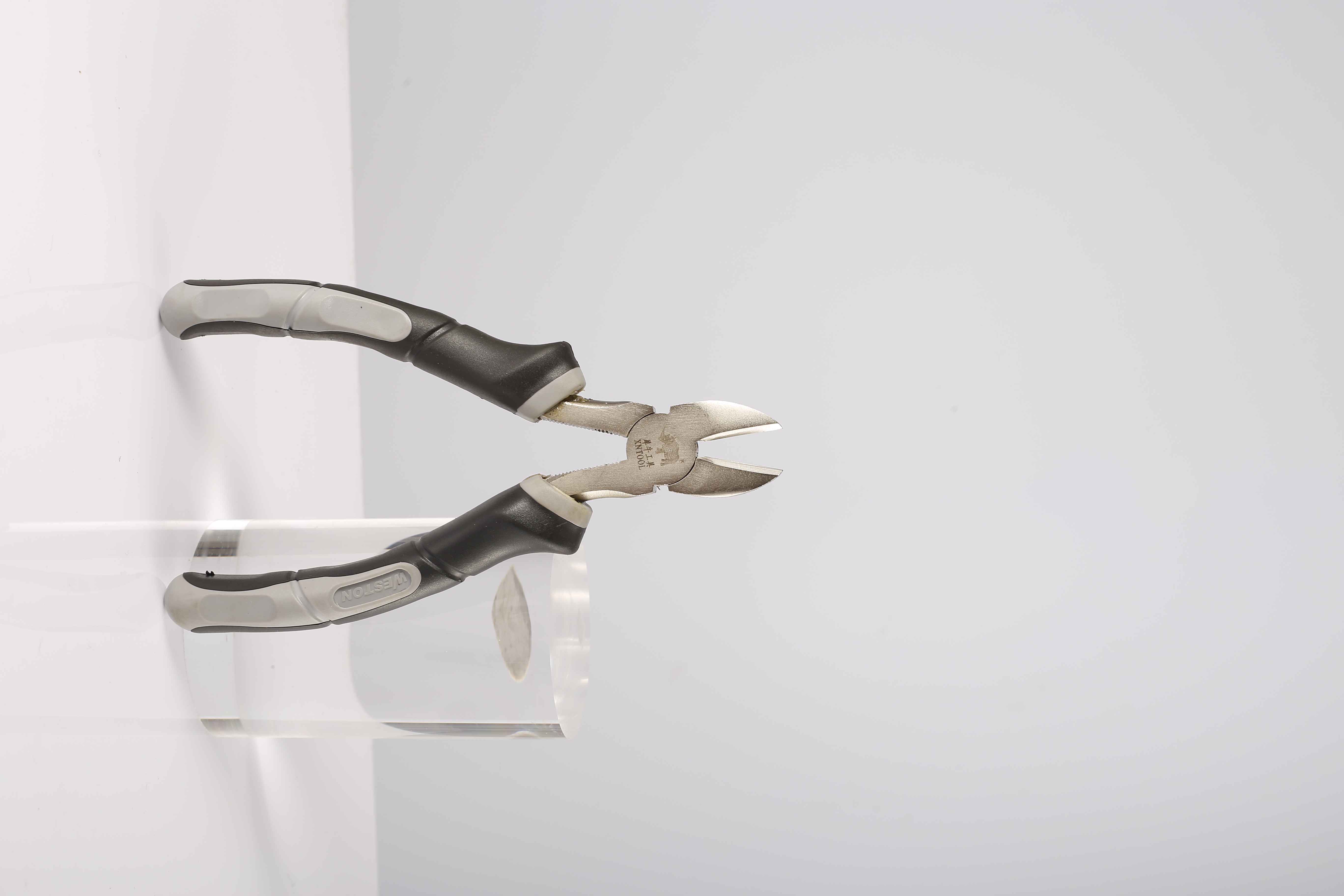 American style pliers with bamboo handle