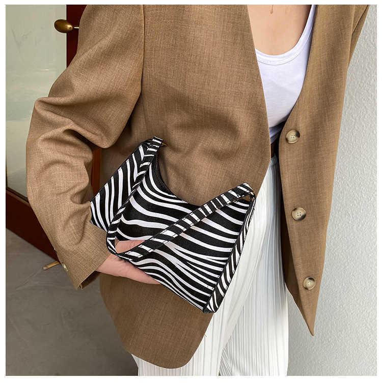 CMM Trendy New Womens Bag Korean Summer Personalized Print Underarm Bag Temperament Handheld Shoulder Bag