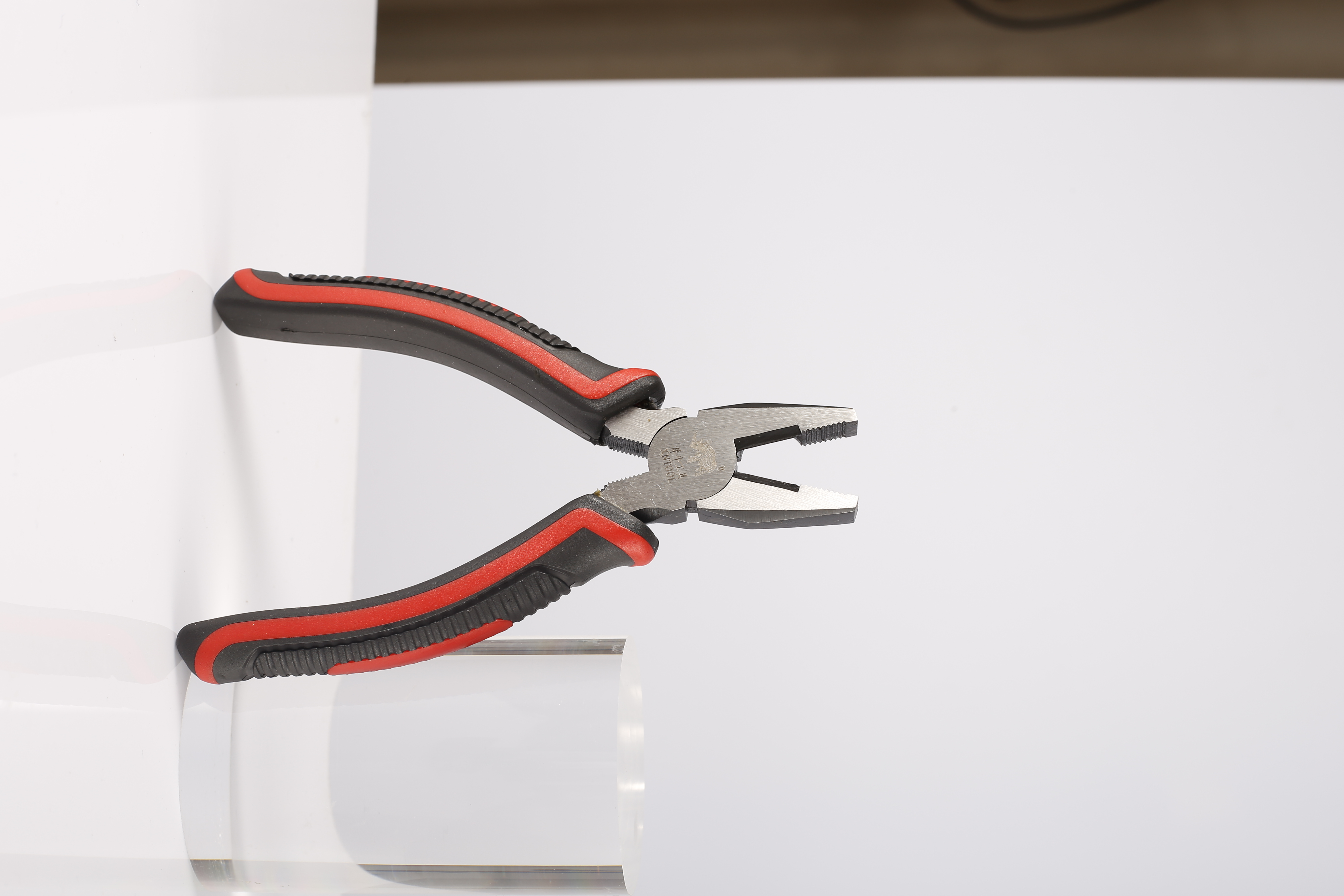 Premium American Pliers with Anti-Slip Line Handle for Easy Use