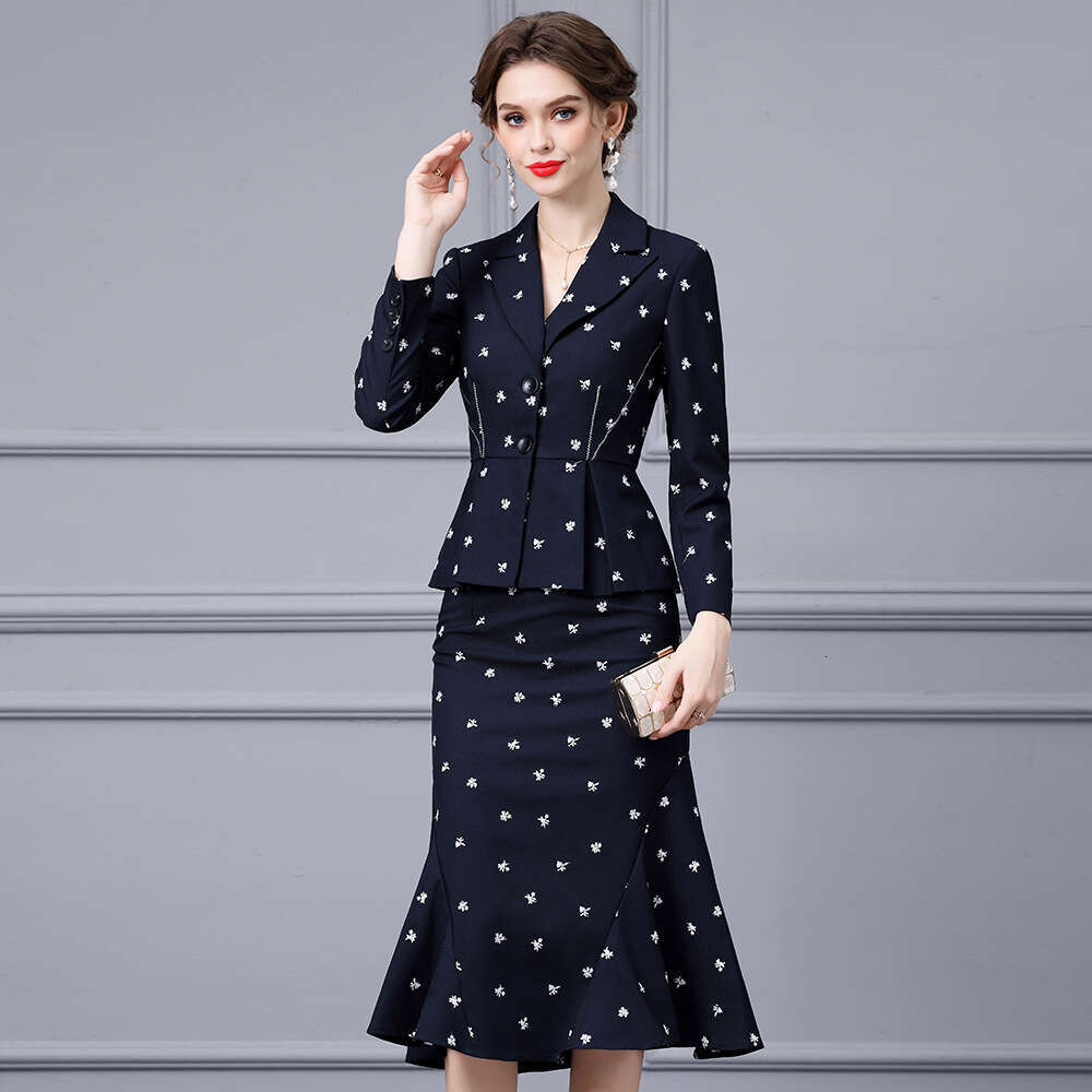 high-end embroidered suit jacket paired with a hip hugging fish tail skirt two-piece set 2024 autumn new item