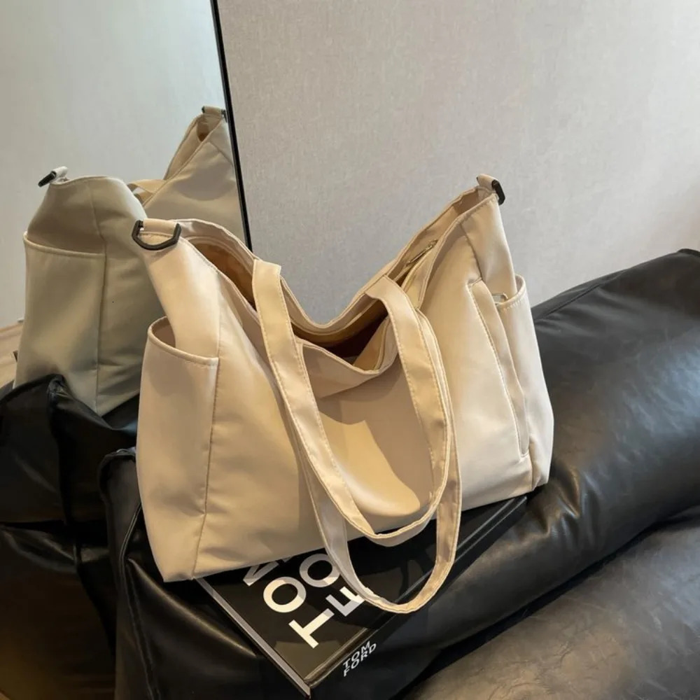 Harajuku Japan Large Capacity Canvas Bag Womens Single Shoulder Korean Style Simple Horizontal Bag 241008