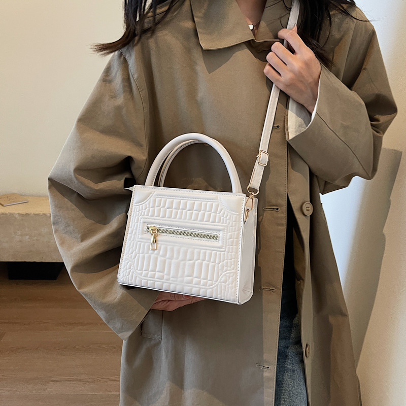 Casual Trendy Shoulder Handbag New Women's Korean Version Simple Crossbody Bag