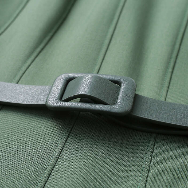 Solid Color Dress 2024 Autumn New Commuting Style Seven Sleeve Waist for slimming and pleated A-line skirt