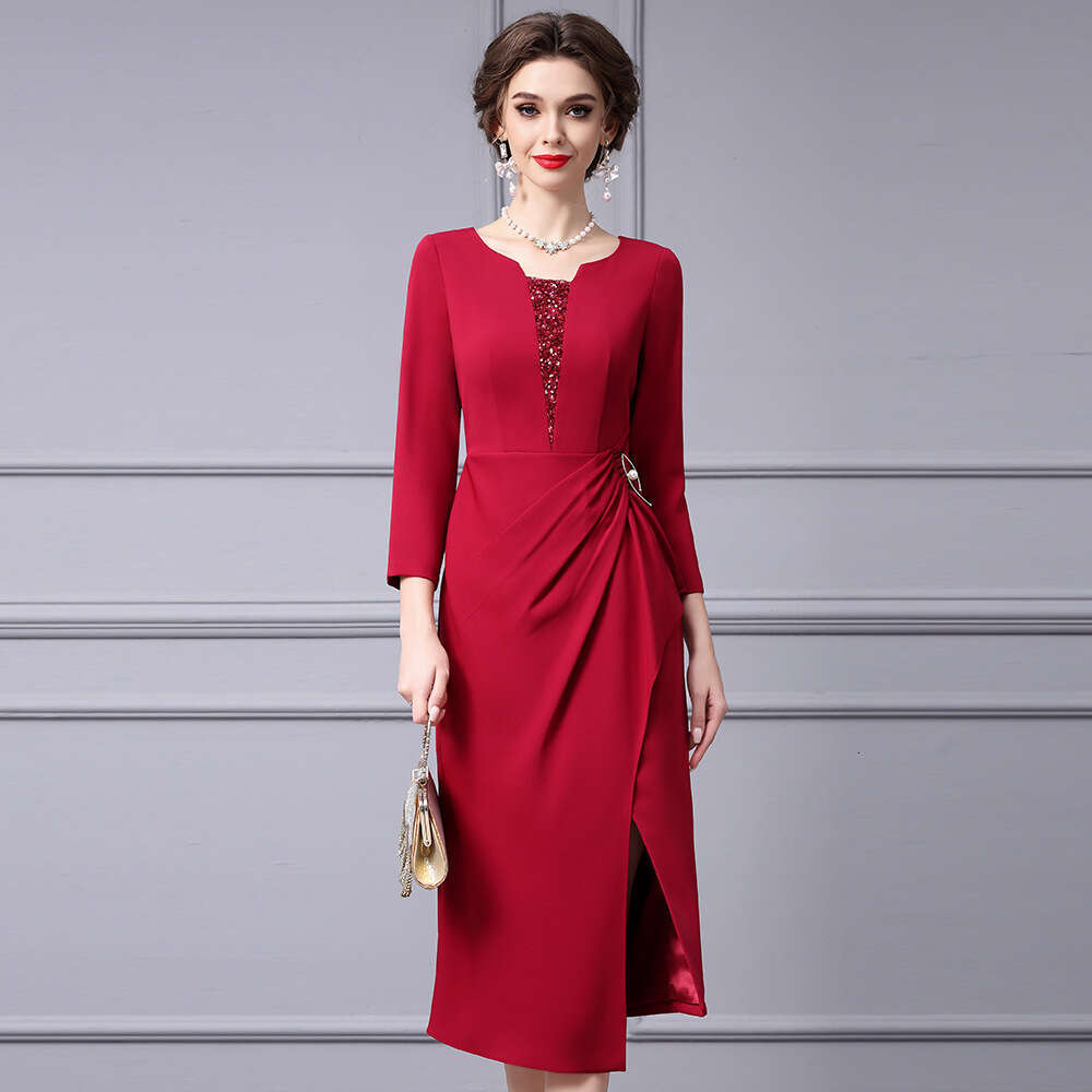 Smart design with sequin splicing light luxury temperament concealing flesh and slimming pleated slit dress 2024 autumn new item