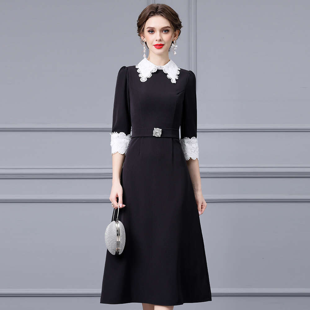 high-end light luxury heavy industry water-soluble flower collar splicing waist cinching slimming big swing dress 2024 autumn new item