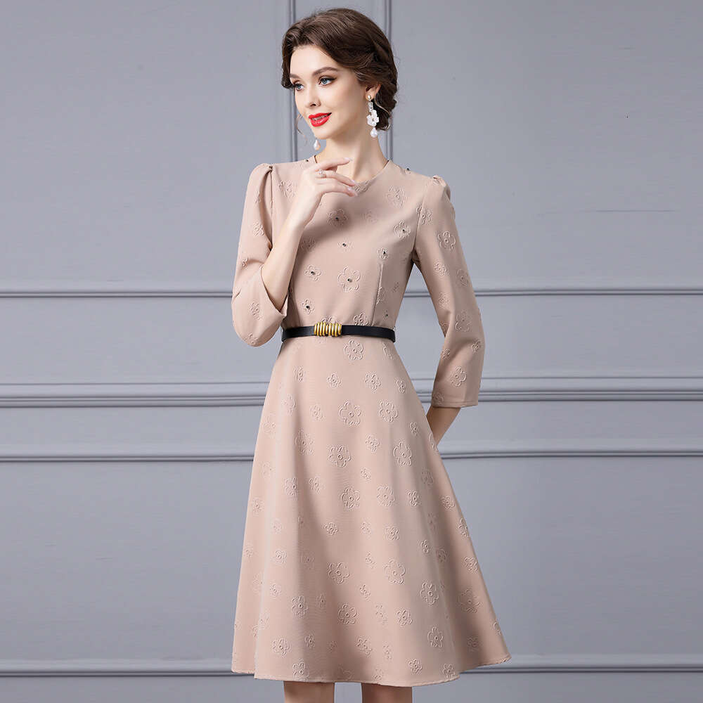 Smart and slimming A-line skirt 2024 new seven quarter sleeve exquisite jacquard high-end temperament dress autumn