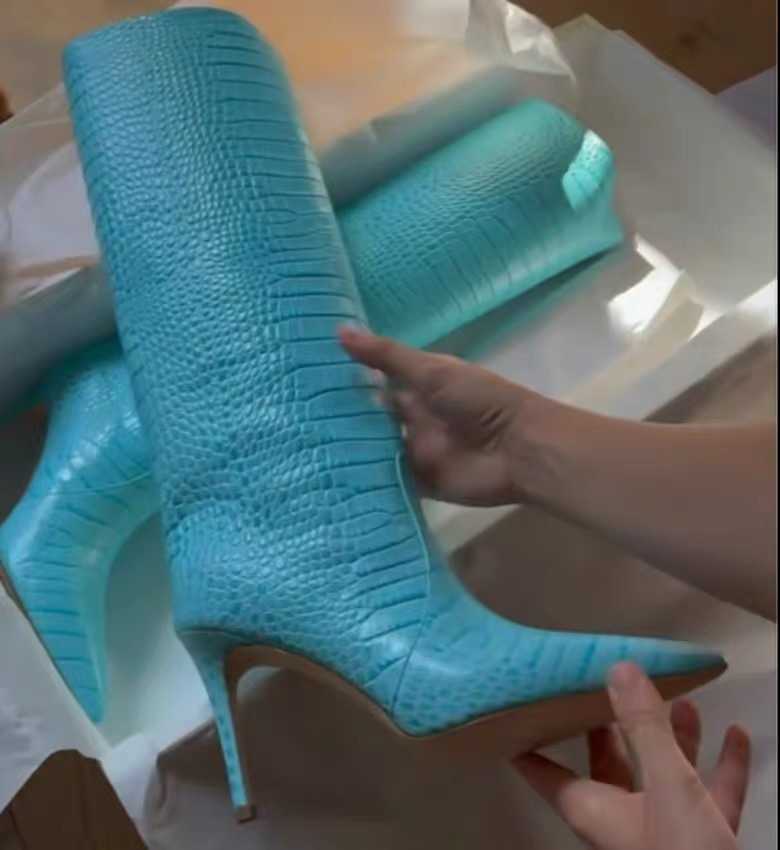 Green Crocodile Pattern Fashion Boots Sleeve Long Women Boots Leather Thin High Heel Martin Boots Pointed Large Straight Boots Knight Womens Boot 2408