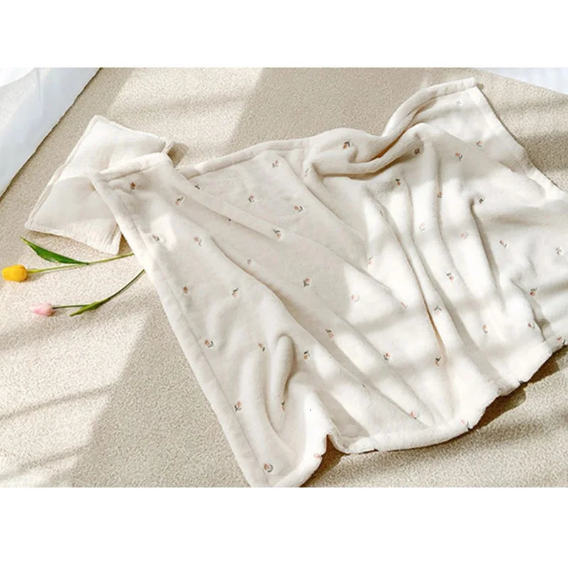 Soft flannel suitable for baby strollers coral fleece warm baby products baby accessories swaddle packaging blankets bedding 240925