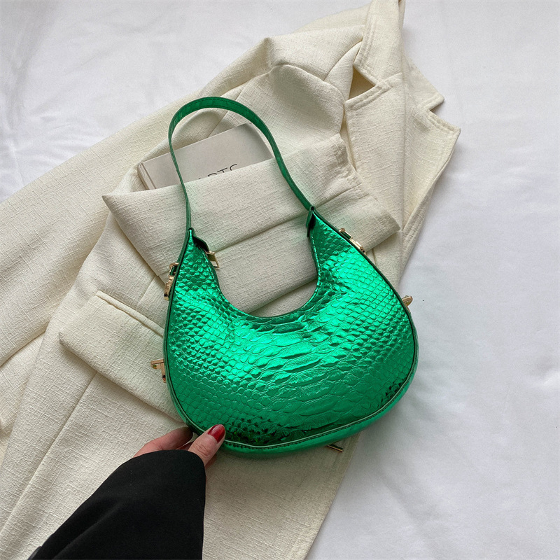 Stylish minimalist small women, with niche design for casual commuting and a single shoulder underarm bag