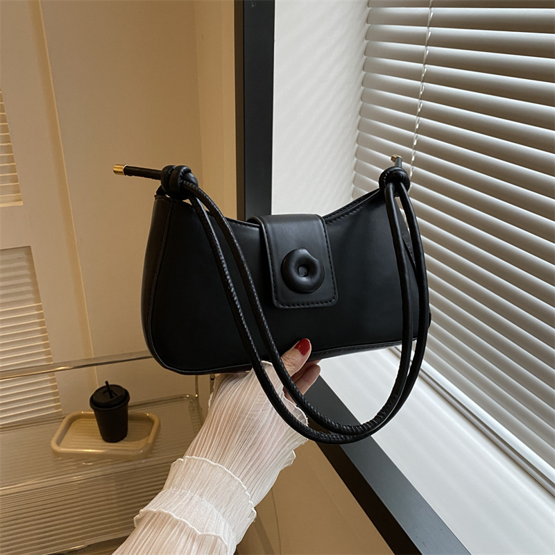 Solid color small fresh and stylish underarm for women's commuting, textured single shoulder crossbody bag, casual bag