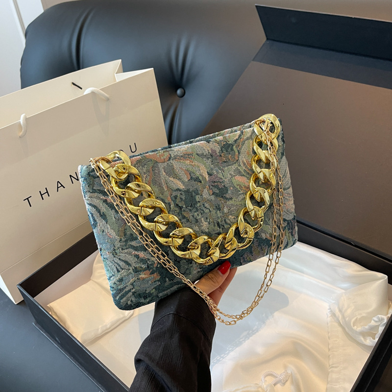 Fashionable and minimalist shoulder autumn new style women's personalized armpit bag, casual trend small square bag