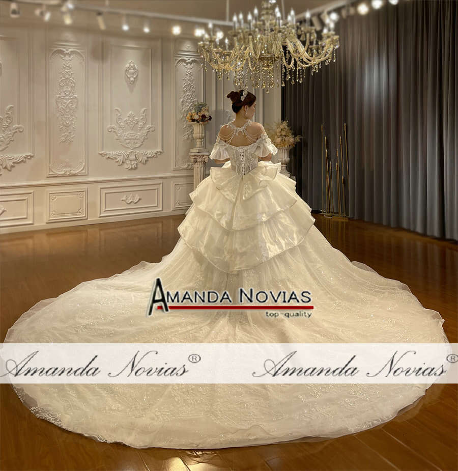 Off The Shoulder Straps Wdding Dress With Necklace