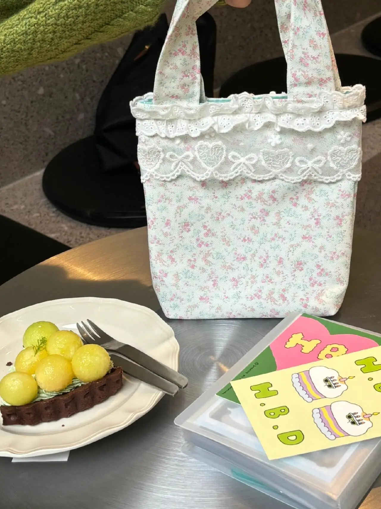 Miyagawa Korean retro large capacity handbag fashionable and casual lace printed sweet single shoulder handbag 241008