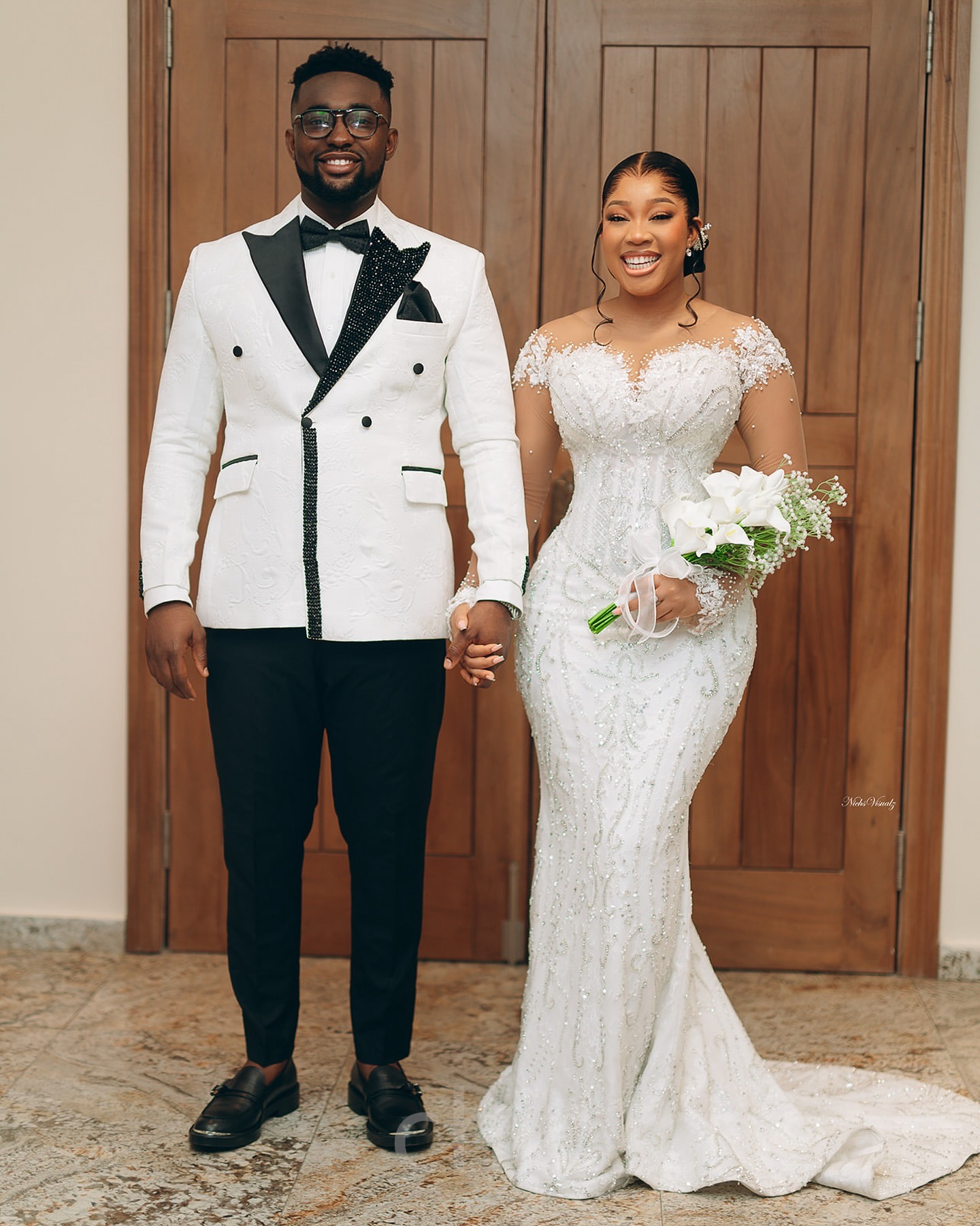 Aso 2024 Arabic Ebi Plus Size Off White Mermaid Wedding Dresses Laceful Beaded Detachable Train Full Sleeves Vintage Elegant Bridal Gowns Dress
