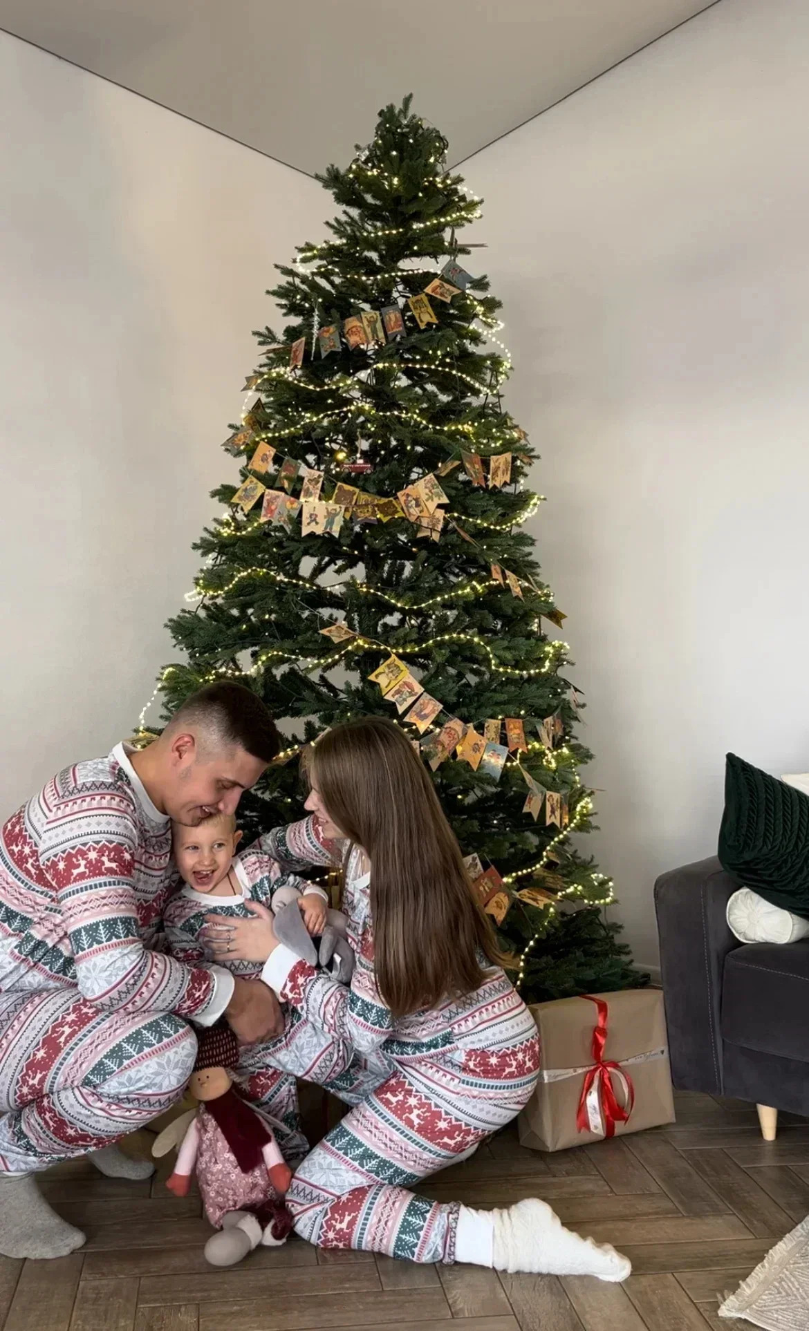 2024 Christmas Pajama Set Full Set Printed Womens Mens and Girls Baby Matching Set Family Clothing Long Sleeve Pajamas Family Appearance 241010